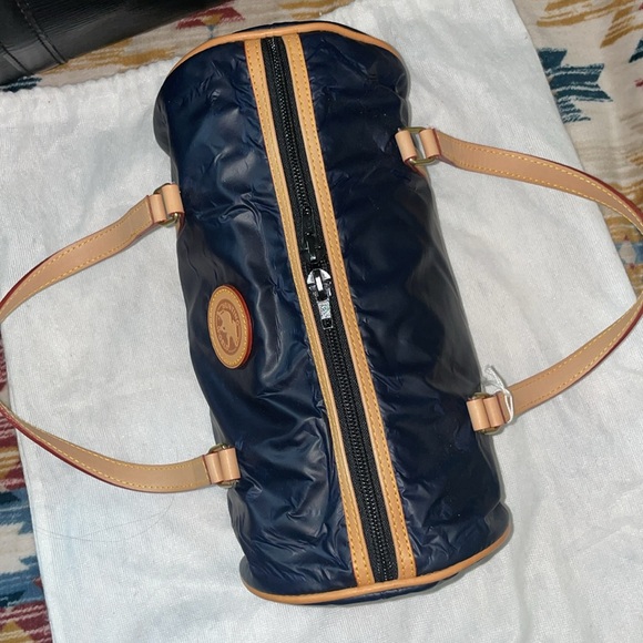 Hunting World Circler Hand Bag - Picture 7 of 8